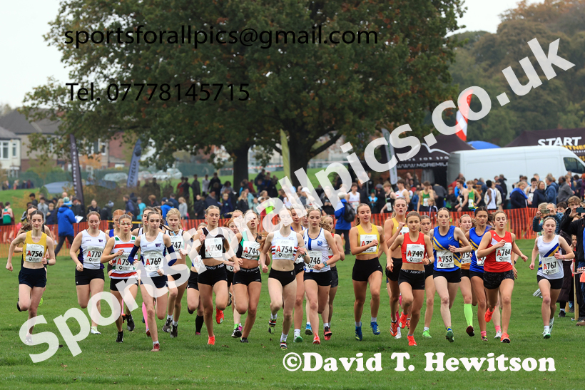 Womens Under-17s relay, 2025 Northern Cross Country Relays, Graves Park, Sheffield. Photo: David T. Hewitson/Sports for All Pics